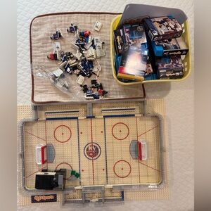 OYO Islanders Hockey Rink with 20 figurines